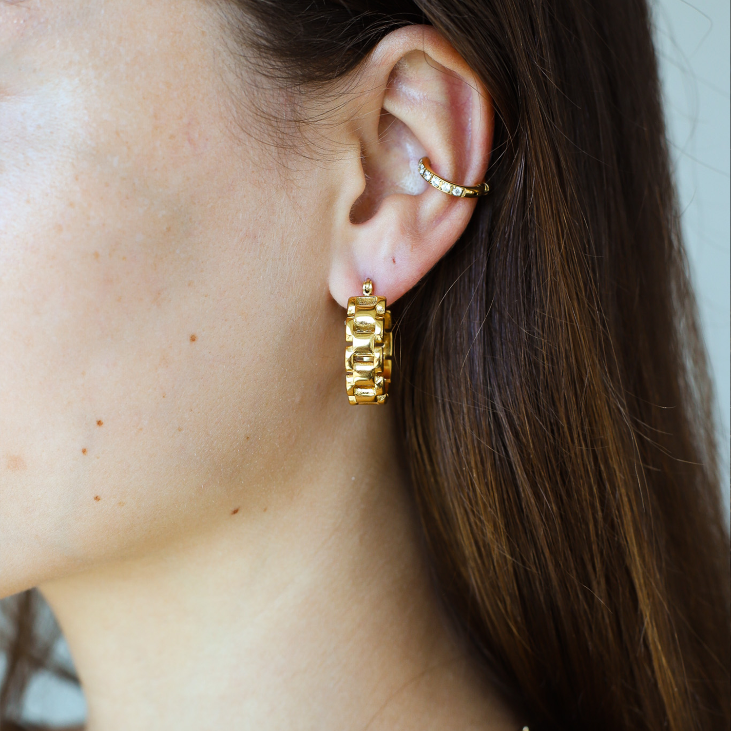 Brincos de correntes